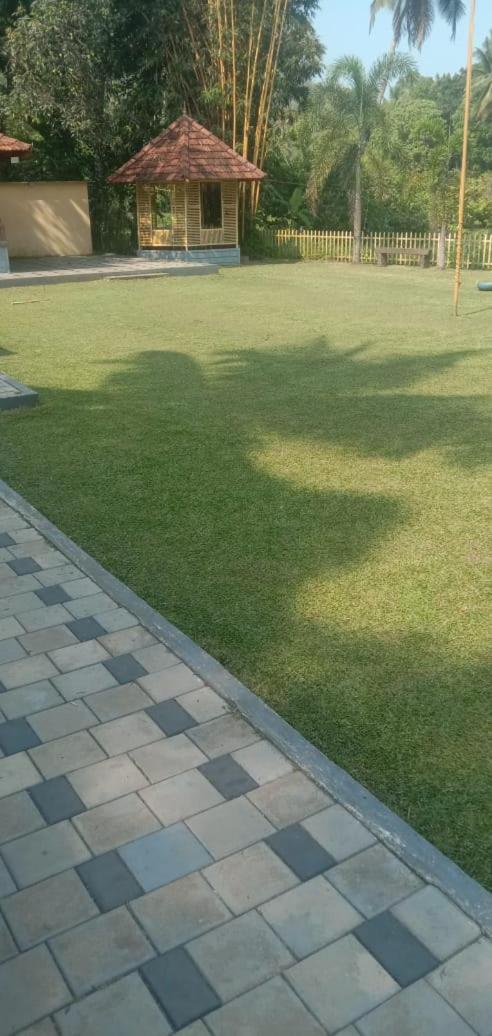 Sparrow Vale Resort Kotamangalam 外观 照片