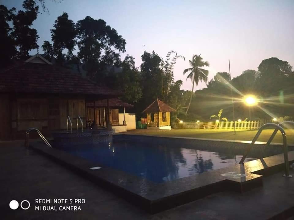 Sparrow Vale Resort Kotamangalam 外观 照片