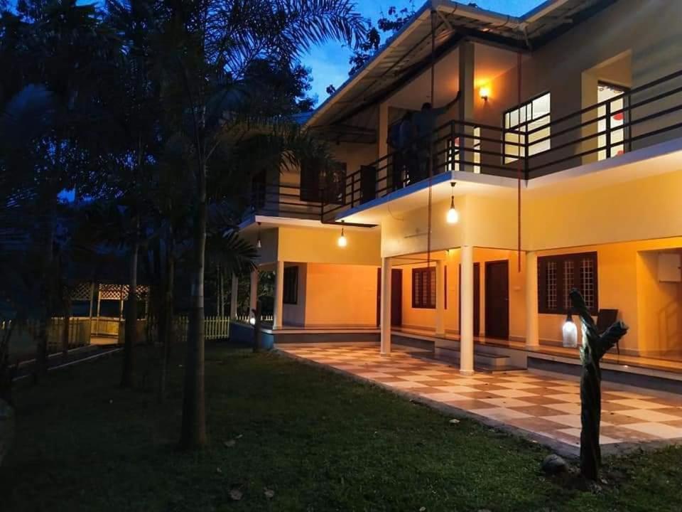 Sparrow Vale Resort Kotamangalam 外观 照片